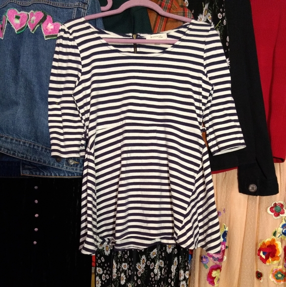 Monteau Tops - Monteau Black & White Peplum Top Large